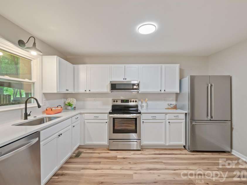 727 Boulder Place, Statesville, NC 28625.  MLS# CAR4380321, YatesRealty ID 27360. 