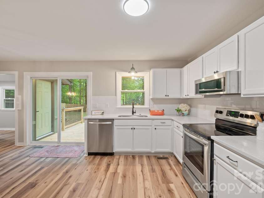 727 Boulder Place, Statesville, NC 28625.  MLS# CAR4380321, YatesRealty ID 27360. 