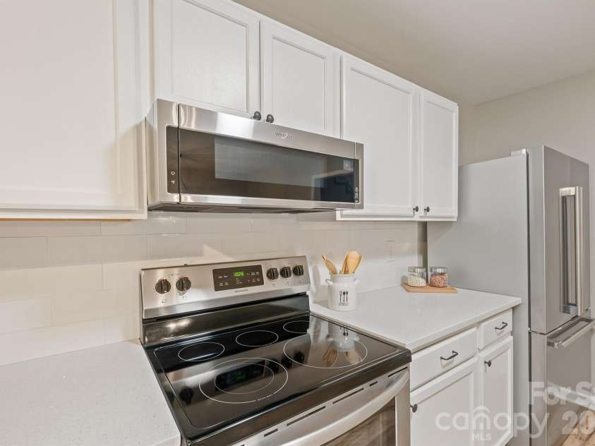727 Boulder Place, Statesville, NC 28625.  MLS# CAR4380321, YatesRealty ID 27360. 