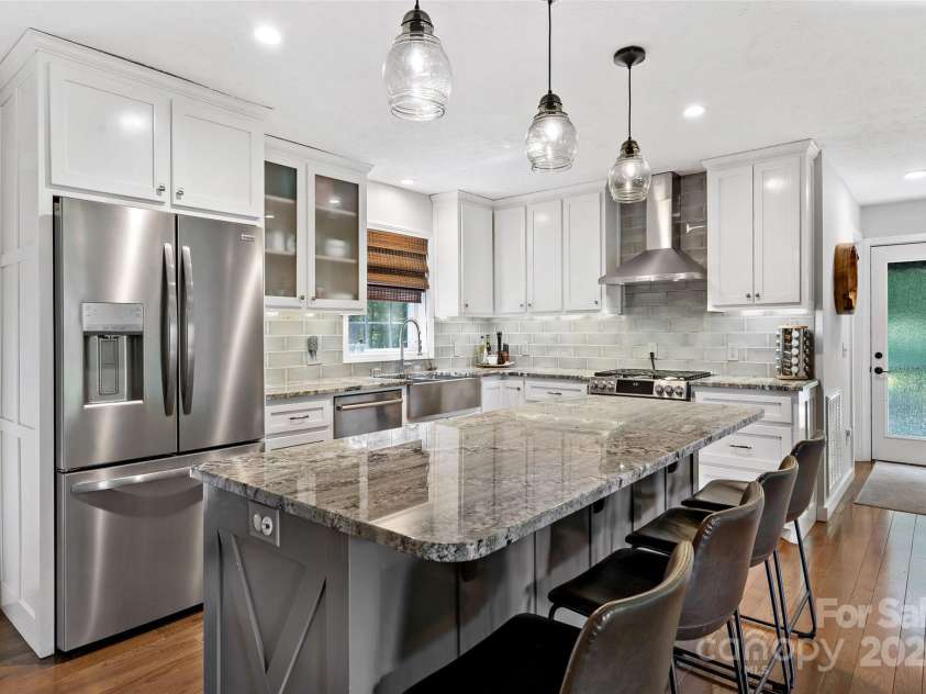 1181 Forest Lake Heights Drive, Nebo, NC 28761.  MLS# CAR4273270, YatesRealty ID 27361. 