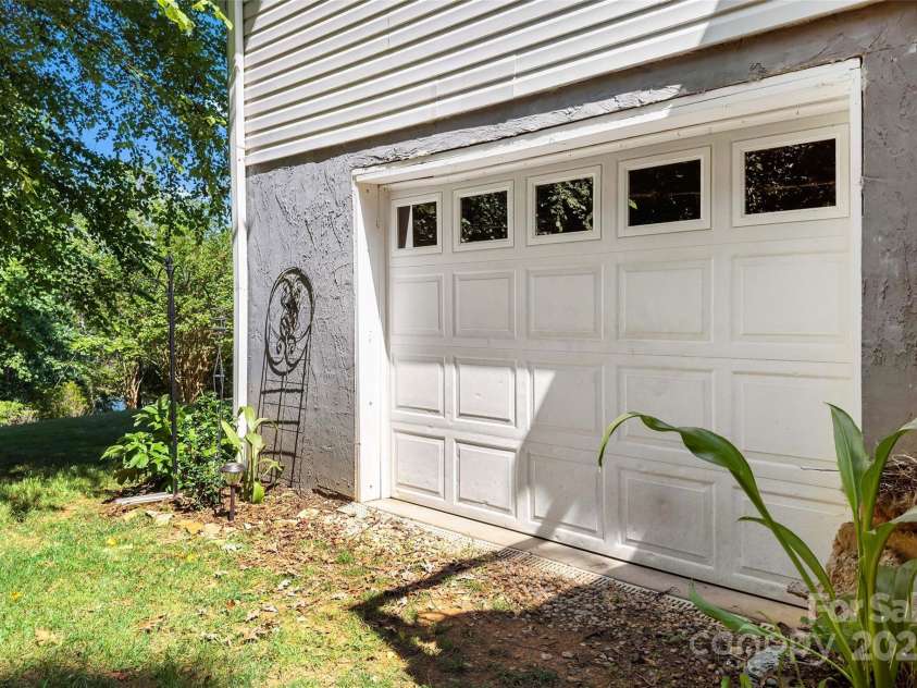 1181 Forest Lake Heights Drive, Nebo, NC 28761.  MLS# CAR4273270, YatesRealty ID 27361. 