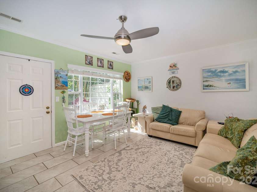 3702 Melrose Cottage Drive, Matthews, NC 28105.  MLS# CAR4275953, YatesRealty ID 27362. 