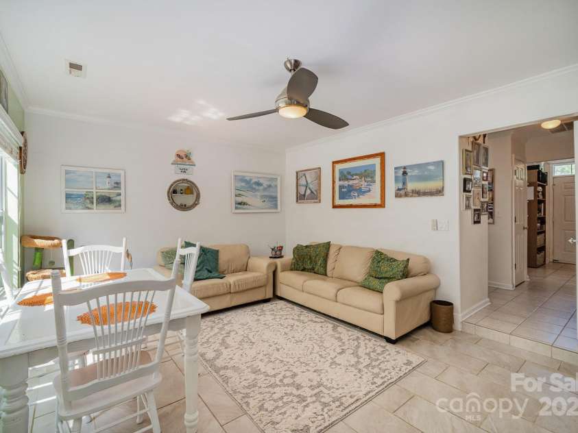 3702 Melrose Cottage Drive, Matthews, NC 28105.  MLS# CAR4275953, YatesRealty ID 27362. 