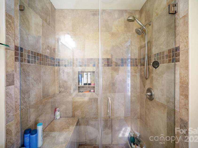 3702 Melrose Cottage Drive, Matthews, NC 28105.  MLS# CAR4275953, YatesRealty ID 27362. 