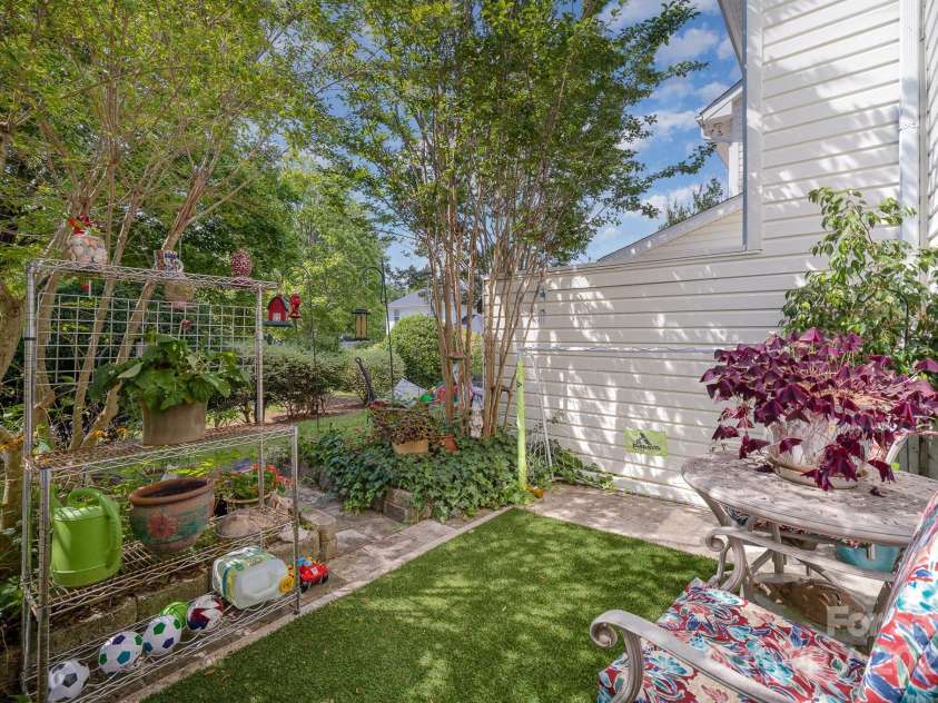 3702 Melrose Cottage Drive, Matthews, NC 28105.  MLS# CAR4275953, YatesRealty ID 27362. 