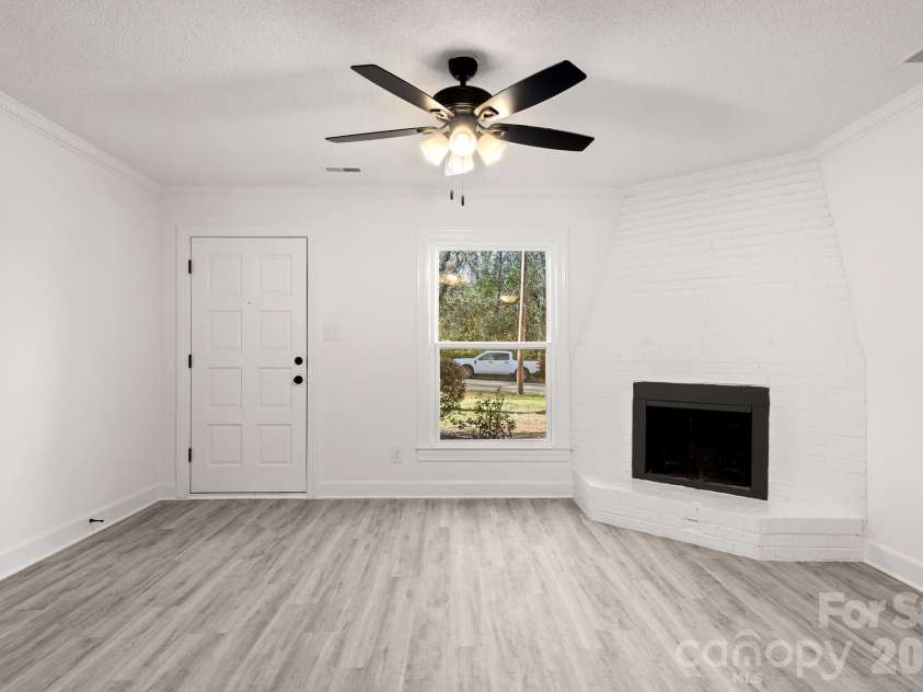 164 Grady Drive, Rock Hill, SC 29732.  MLS# CAR4357792, YatesRealty ID 27363. 