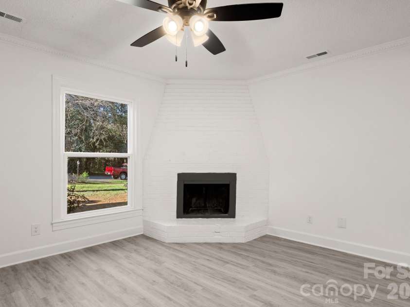 164 Grady Drive, Rock Hill, SC 29732.  MLS# CAR4357792, YatesRealty ID 27363. 
