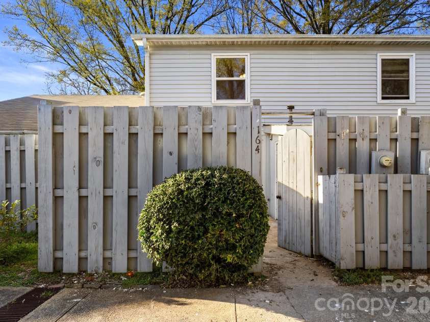 164 Grady Drive, Rock Hill, SC 29732.  MLS# CAR4357792, YatesRealty ID 27363. 