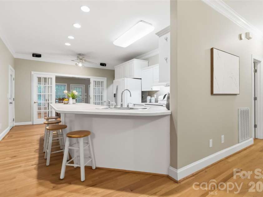 325 Enchanted Drive, Matthews, NC 28104.  MLS# CAR4386514, YatesRealty ID 27364. 