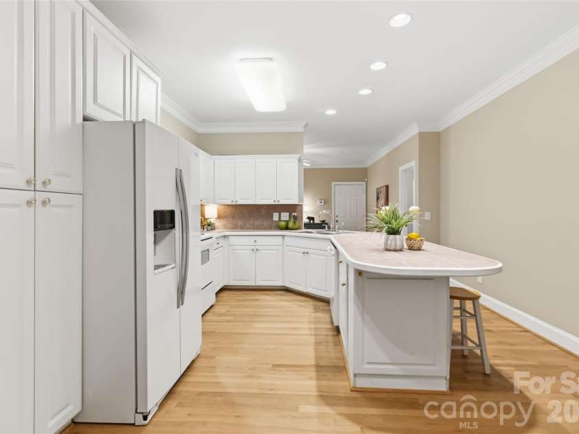 325 Enchanted Drive, Matthews, NC 28104.  MLS# CAR4386514, YatesRealty ID 27364. 