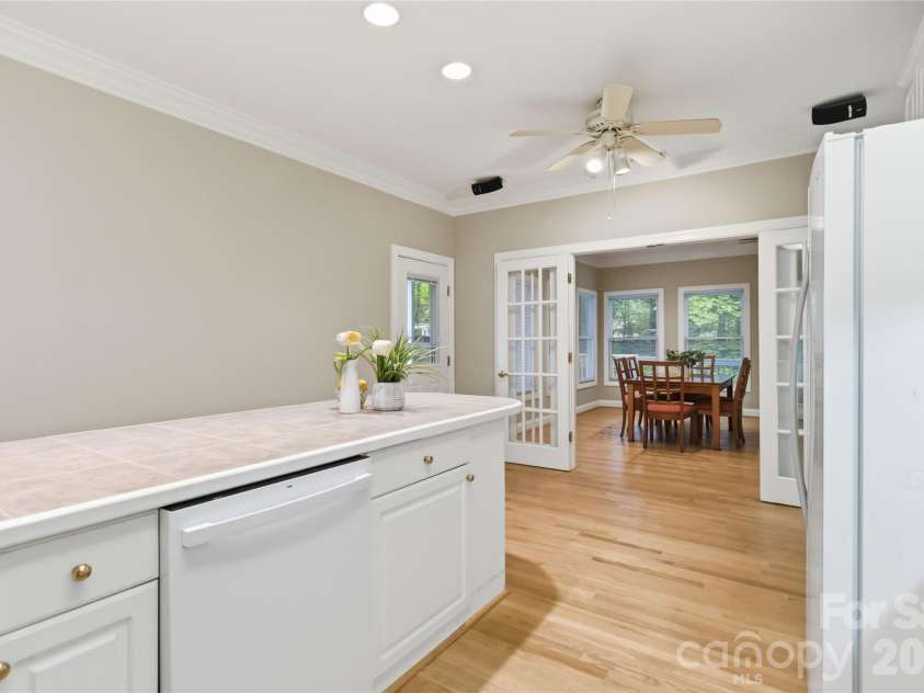 325 Enchanted Drive, Matthews, NC 28104.  MLS# CAR4386514, YatesRealty ID 27364. 