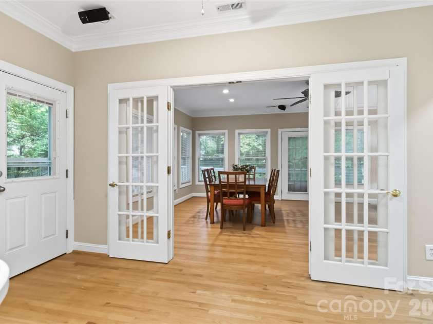 325 Enchanted Drive, Matthews, NC 28104.  MLS# CAR4386514, YatesRealty ID 27364. 