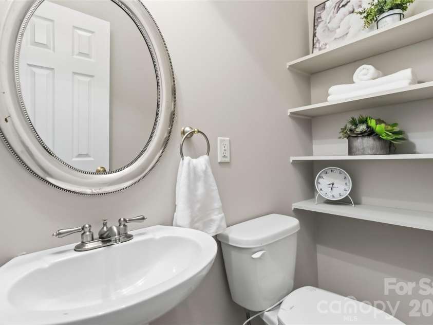 325 Enchanted Drive, Matthews, NC 28104.  MLS# CAR4386514, YatesRealty ID 27364. 