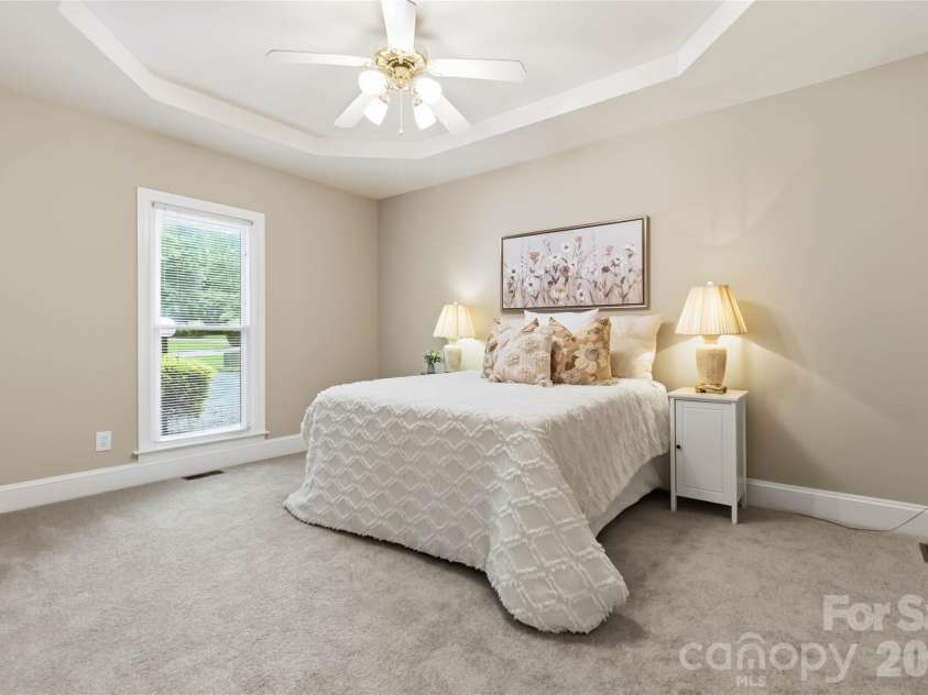 325 Enchanted Drive, Matthews, NC 28104.  MLS# CAR4386514, YatesRealty ID 27364. 