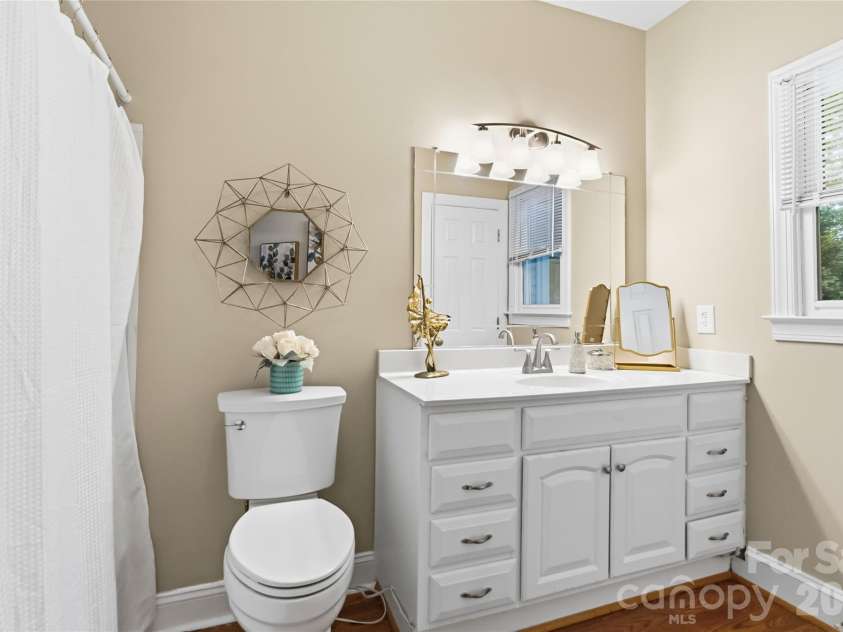 325 Enchanted Drive, Matthews, NC 28104.  MLS# CAR4386514, YatesRealty ID 27364. 