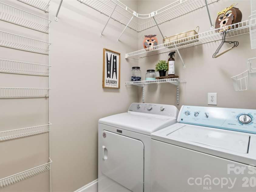 325 Enchanted Drive, Matthews, NC 28104.  MLS# CAR4386514, YatesRealty ID 27364. 