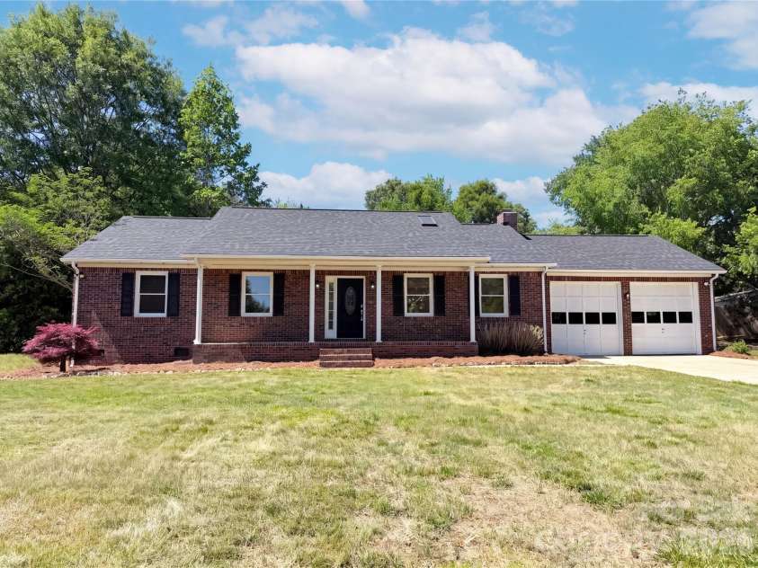 4395 Meadow Lane, Lincolnton, NC 28092.  MLS# CAR4375496, YatesRealty ID 27365. 
