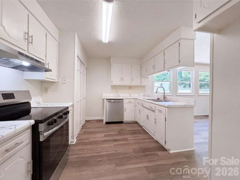 4395 Meadow Lane, Lincolnton, NC 28092.  MLS# CAR4375496, YatesRealty ID 27365. 