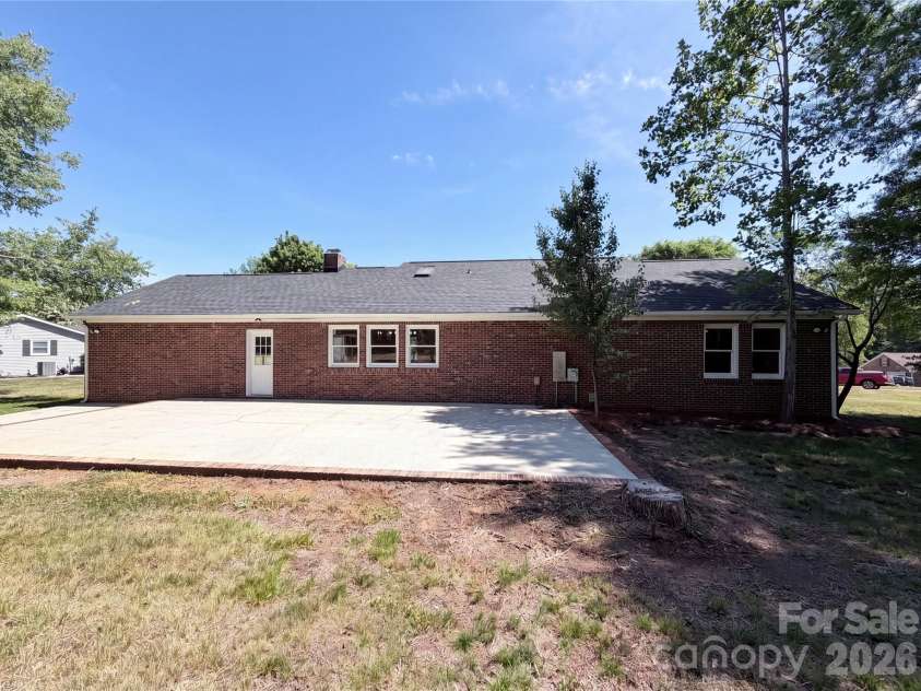 4395 Meadow Lane, Lincolnton, NC 28092.  MLS# CAR4375496, YatesRealty ID 27365. 