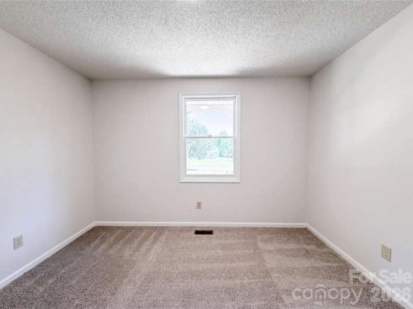 4395 Meadow Lane, Lincolnton, NC 28092.  MLS# CAR4375496, YatesRealty ID 27365. 