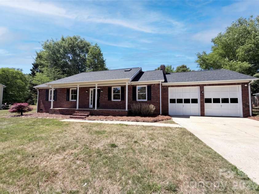 4395 Meadow Lane, Lincolnton, NC 28092.  MLS# CAR4375496, YatesRealty ID 27365. 