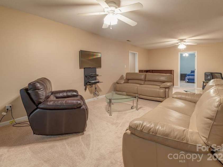 100 Thistle Knoll Court, Asheville, NC 28803.  MLS# CAR4278085, YatesRealty ID 27367. Huge!