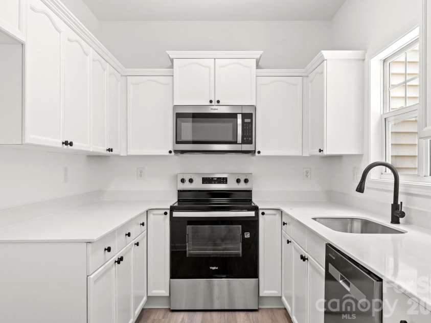 5536 Franklin Springs Circle, Charlotte, NC 28217.  MLS# CAR4384577, YatesRealty ID 27367. 