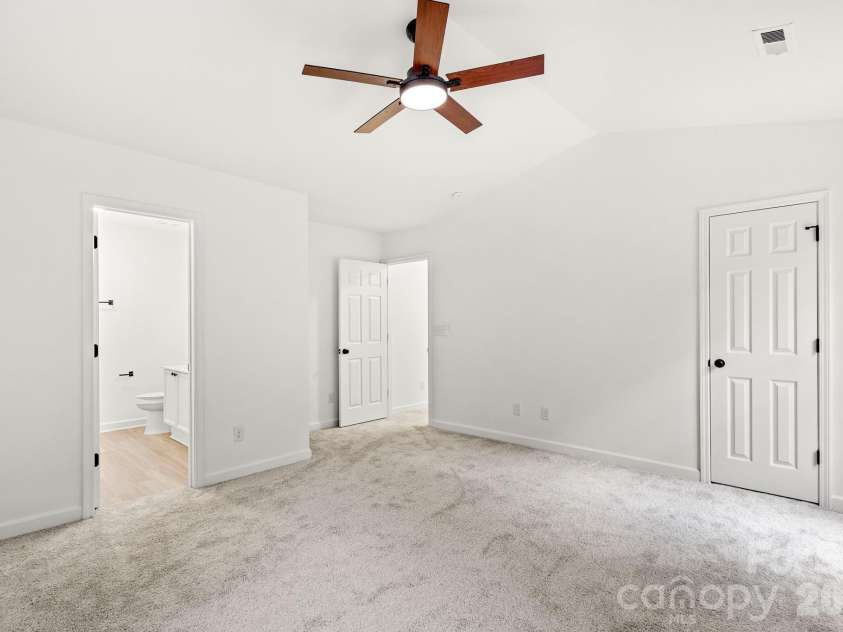 5536 Franklin Springs Circle, Charlotte, NC 28217.  MLS# CAR4384577, YatesRealty ID 27367. 
