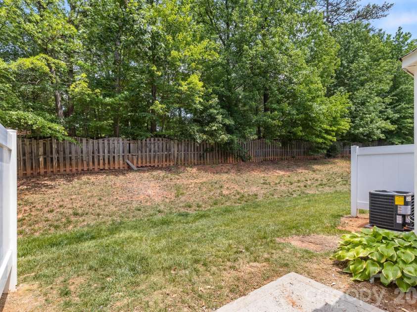 5536 Franklin Springs Circle, Charlotte, NC 28217.  MLS# CAR4384577, YatesRealty ID 27367. 
