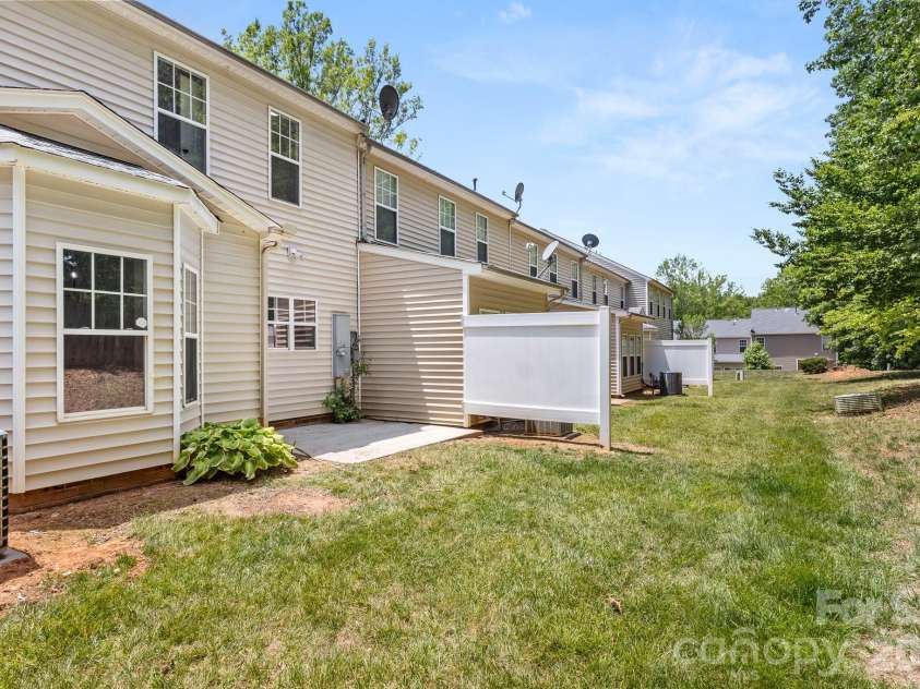 5536 Franklin Springs Circle, Charlotte, NC 28217.  MLS# CAR4384577, YatesRealty ID 27367. 