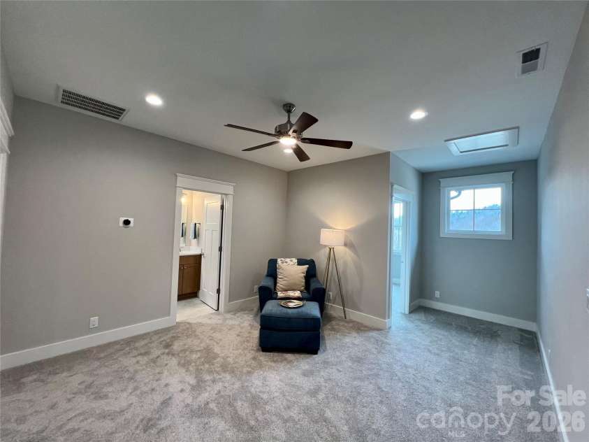 105 Chimney Chase Trail, Hendersonville, NC 28739.  MLS# CAR4350616, YatesRealty ID 27368. 