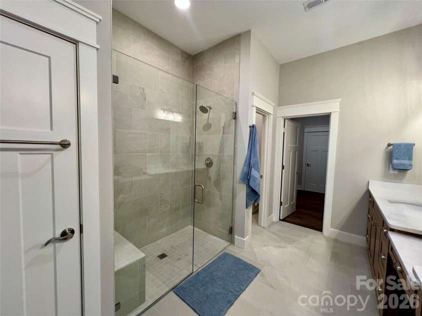 105 Chimney Chase Trail, Hendersonville, NC 28739.  MLS# CAR4350616, YatesRealty ID 27368. Owner's Bath