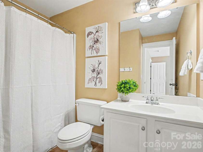1311 Dobson Drive, Waxhaw, NC 28173.  MLS# CAR4377774, YatesRealty ID 27369. Ensuite bath