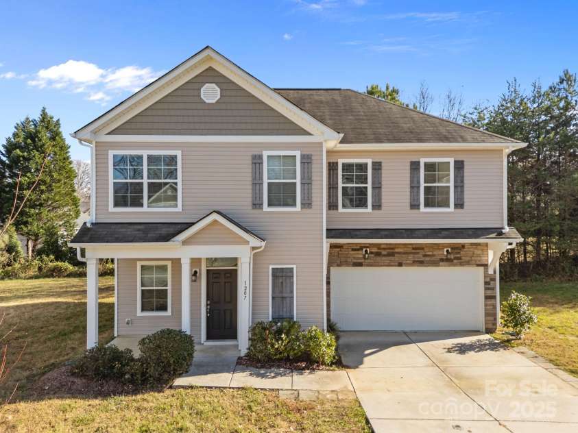1207 Oak Haven Drive, Salisbury, NC 28146.  MLS# CAR4326063, YatesRealty ID 2737. 