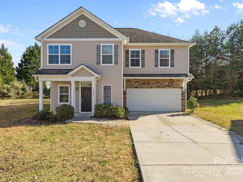 1207 Oak Haven Drive, Salisbury, NC 28146.  MLS# CAR4326063, YatesRealty ID 2737. 