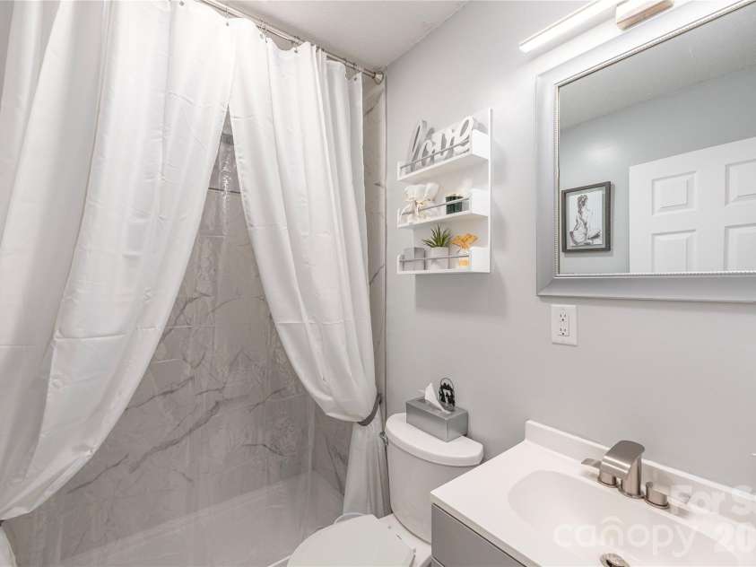 3415 Conleys Creek Road, Whittier, NC 28789.  MLS# CAR4336563, YatesRealty ID 2737. 2nd Bathroom