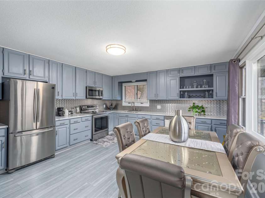 3415 Conleys Creek Road, Whittier, NC 28789.  MLS# CAR4336563, YatesRealty ID 2737. Kitchen