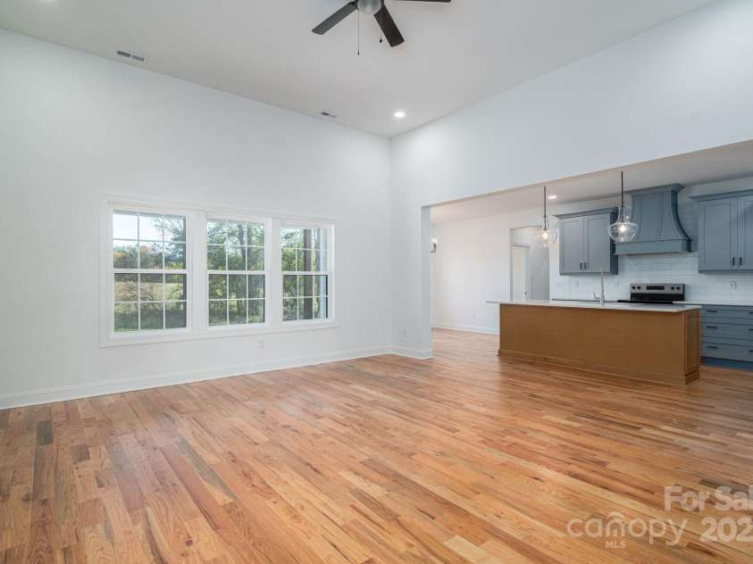 211 Golf Course Road, Maiden, NC 28650.  MLS# CAR4281366, YatesRealty ID 27370. Den