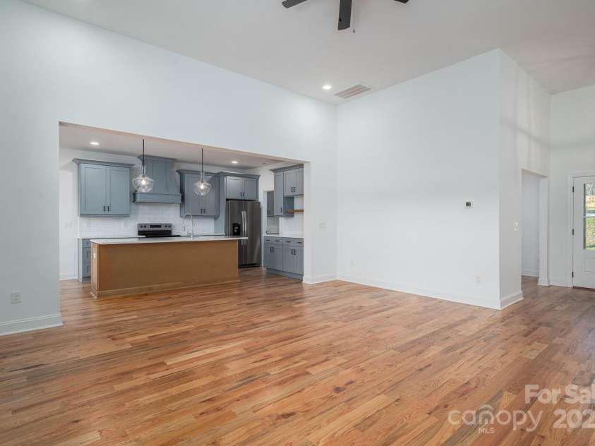 211 Golf Course Road, Maiden, NC 28650.  MLS# CAR4281366, YatesRealty ID 27370. Den