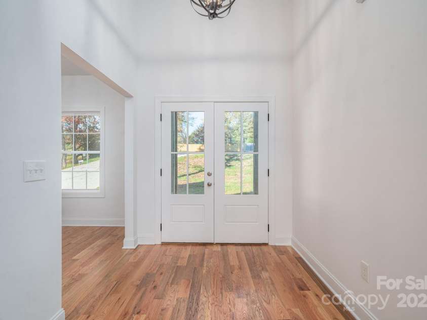 211 Golf Course Road, Maiden, NC 28650.  MLS# CAR4281366, YatesRealty ID 27370. Entry