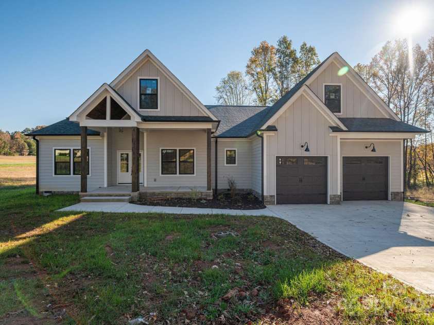 211 Golf Course Road, Maiden, NC 28650.  MLS# CAR4281366, YatesRealty ID 27370. Front View