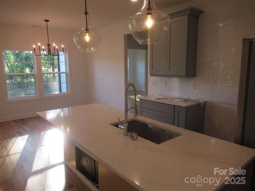 211 Golf Course Road, Maiden, NC 28650.  MLS# CAR4281366, YatesRealty ID 27370. Kitchen