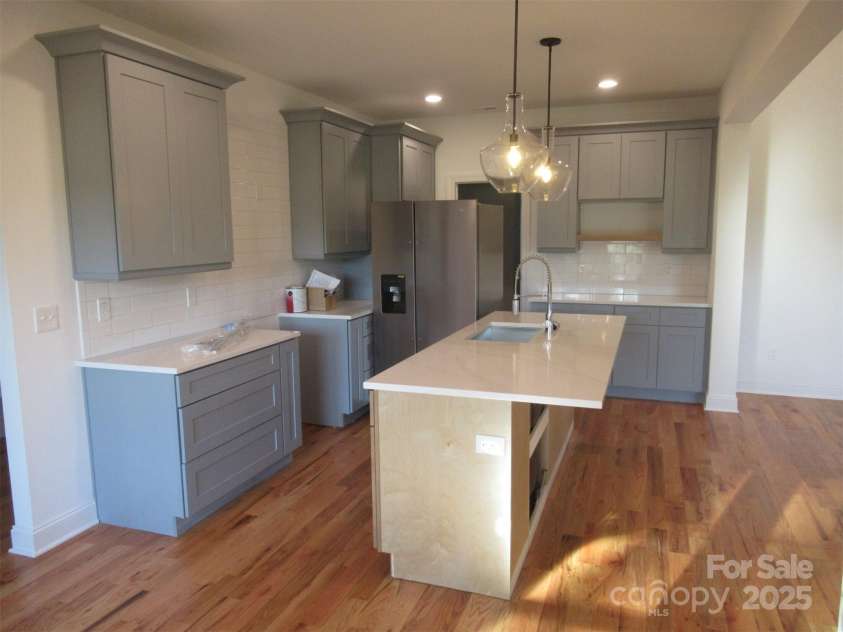 211 Golf Course Road, Maiden, NC 28650.  MLS# CAR4281366, YatesRealty ID 27370. Kitchen