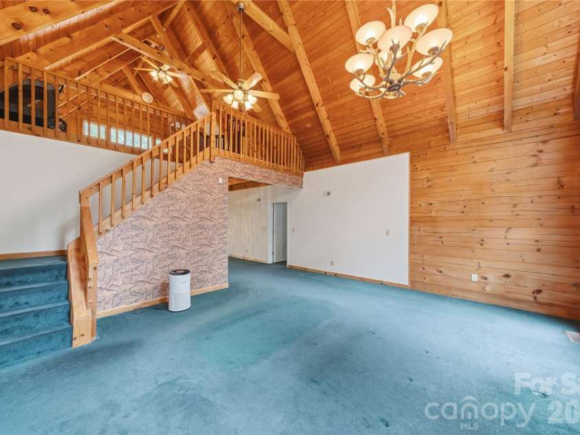 532 Mountain Oak Lane, Gastonia, NC 28052.  MLS# CAR4378981, YatesRealty ID 27370. 
