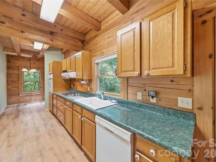 532 Mountain Oak Lane, Gastonia, NC 28052.  MLS# CAR4378981, YatesRealty ID 27370. 