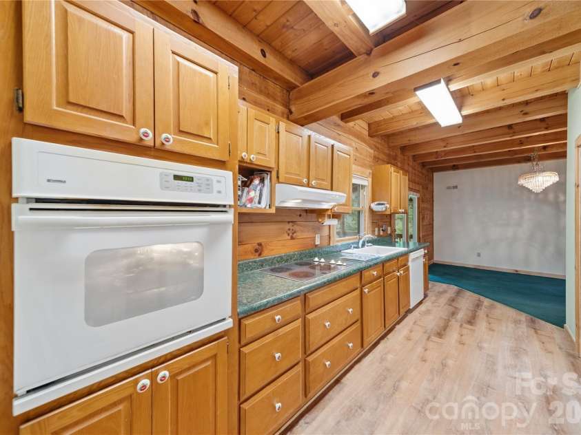 532 Mountain Oak Lane, Gastonia, NC 28052.  MLS# CAR4378981, YatesRealty ID 27370. 