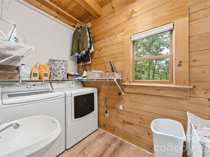 532 Mountain Oak Lane, Gastonia, NC 28052.  MLS# CAR4378981, YatesRealty ID 27370. 