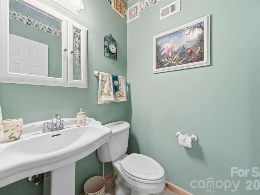 532 Mountain Oak Lane, Gastonia, NC 28052.  MLS# CAR4378981, YatesRealty ID 27370. 