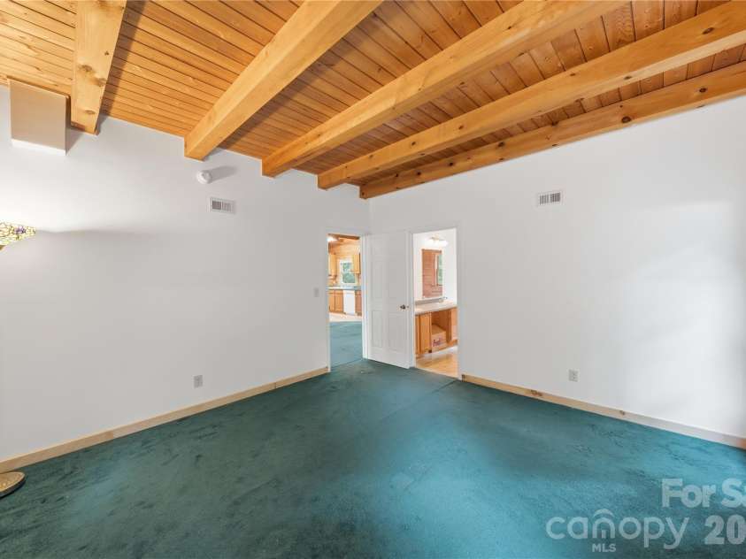 532 Mountain Oak Lane, Gastonia, NC 28052.  MLS# CAR4378981, YatesRealty ID 27370. 