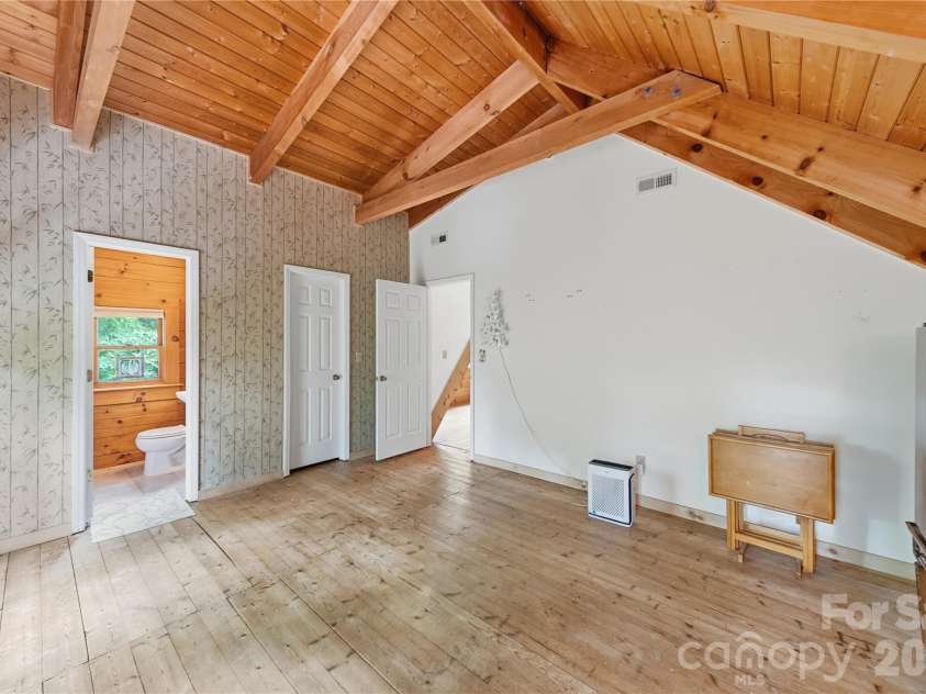 532 Mountain Oak Lane, Gastonia, NC 28052.  MLS# CAR4378981, YatesRealty ID 27370. 